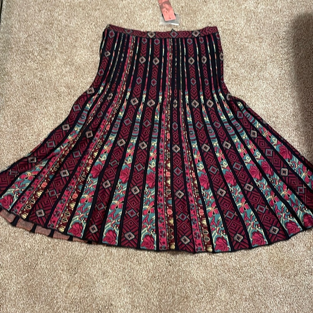 BNWT Peruvian connection Bersana skirt, XL Black with maroon and other accents.